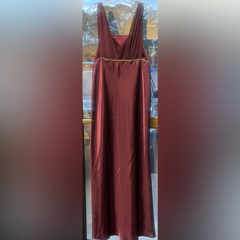 Formal Gown - Picture 1 of 4